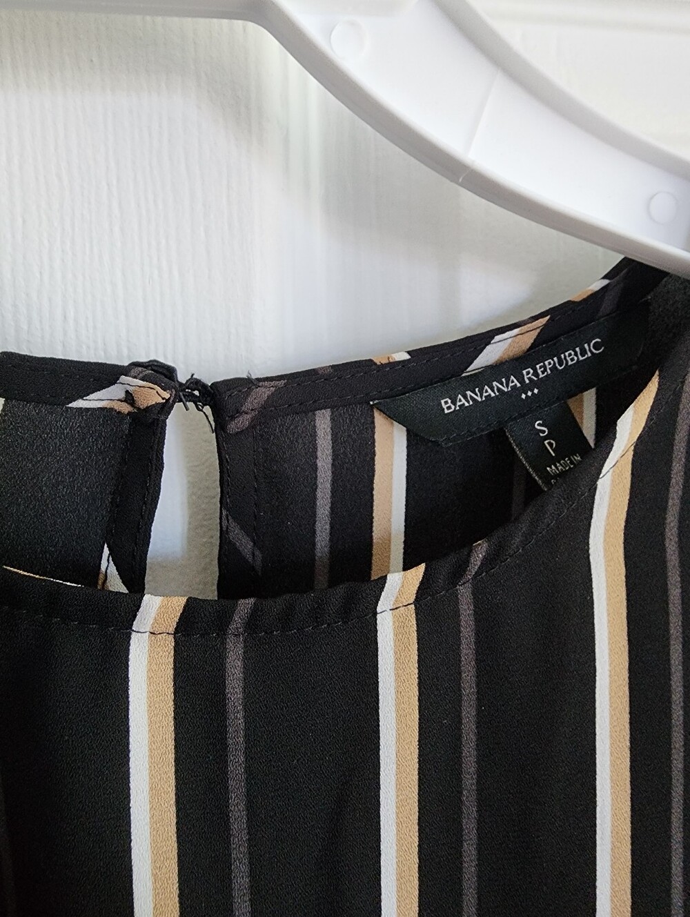 Y2k BANANA REPLUBLIC Striped Black Wrap-Style Front Blouse w/ Cream Stripes 1111 - Picture 4 of 12